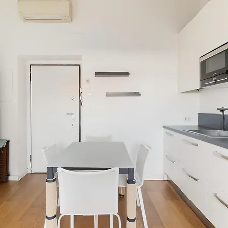 Guesthost - Darsena Bright شقة ميلان